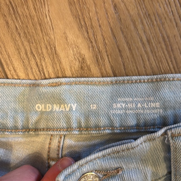 Old Navy Sky-Hi-A-Line Denim Shorts size 12 - Picture 2 of 5